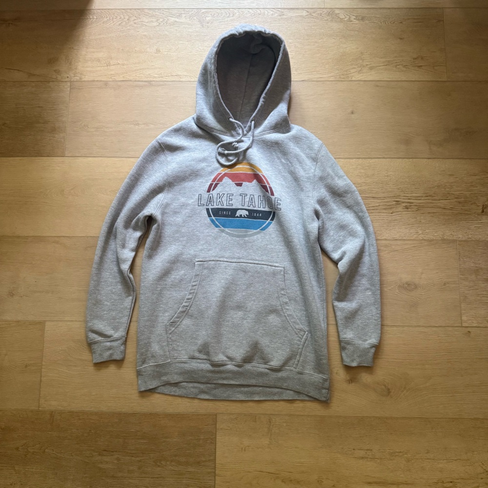 Lake Tahoe Graphic Hoodie – Gray Pullover